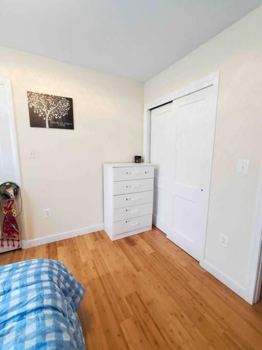 5 Star Room/Close To Town Center And Everything/5 Min Walk Metro Rockville Exteriör bild